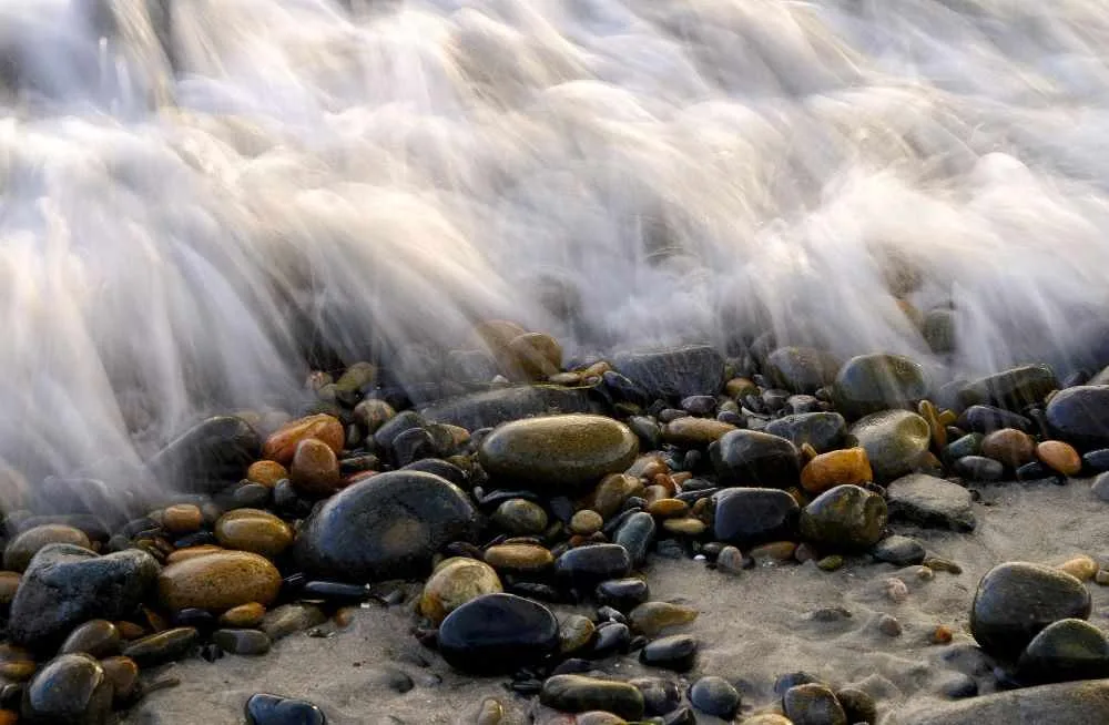 story-of-helpless-stone-and-water